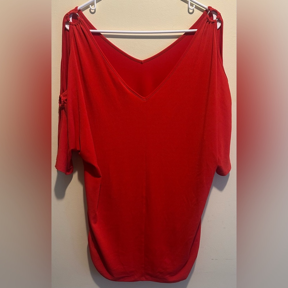 BOLD ELEMENTS size XL Red Cold Shoulder Blouse - Picture 2 of 7